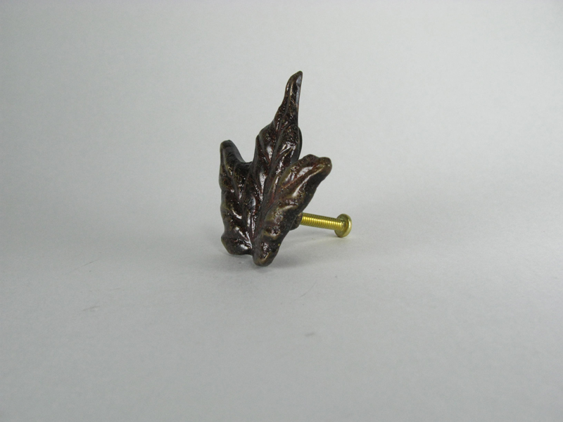 Bronze Maple Leaf Pull