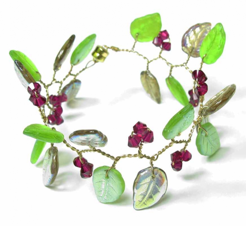 Lace Leaf Bracelet in Cranberry