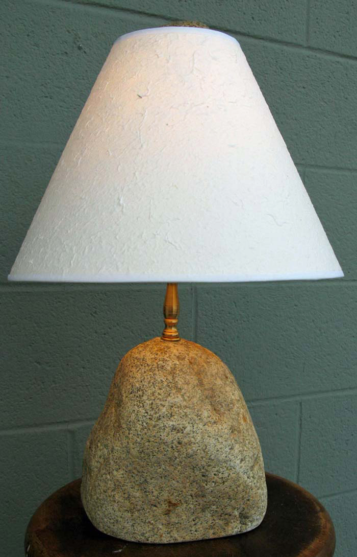 Single Stone Lamp
