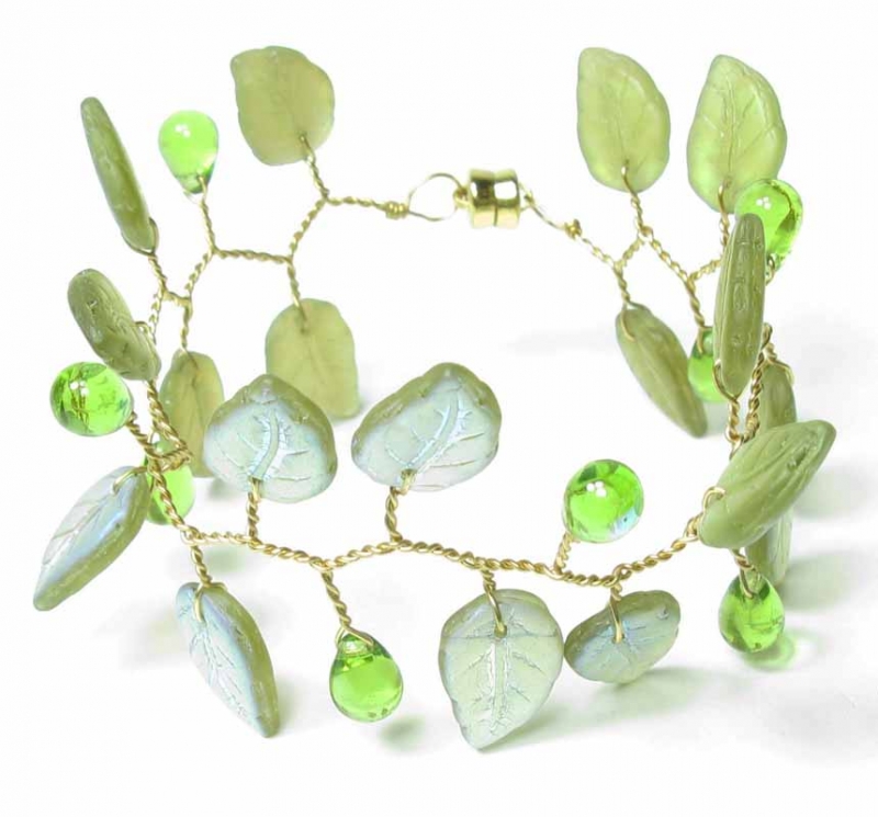 Lace Leaf Bracelet in Olivine