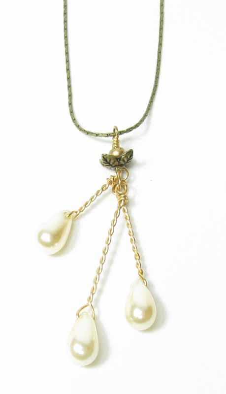 Three Pearl Drop Necklace