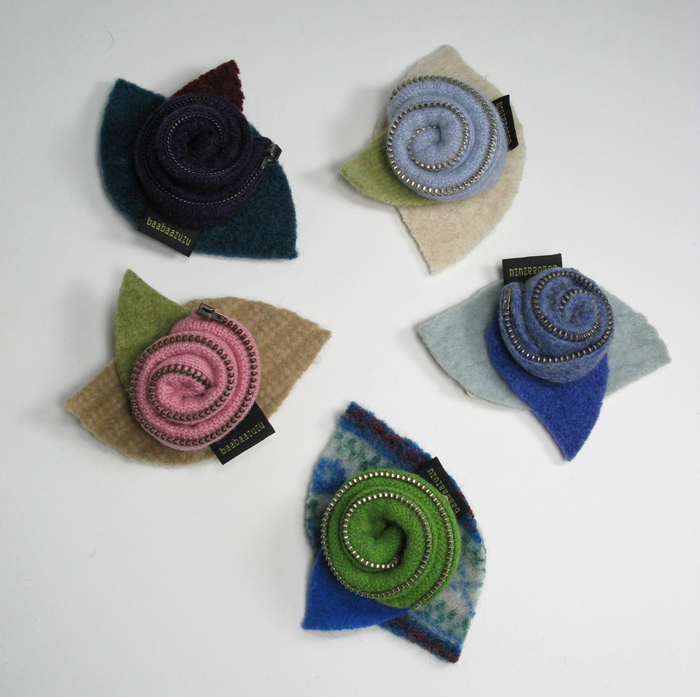 Rosette Pin - Recycled wool and zipper